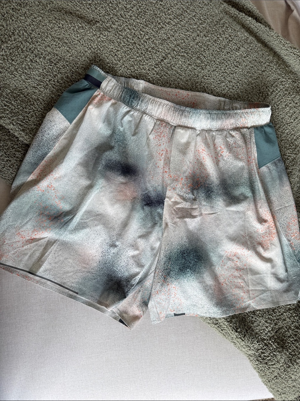 lululemon athletica Men’s White/Green/Orange Pattern Performance Shorts - Lined